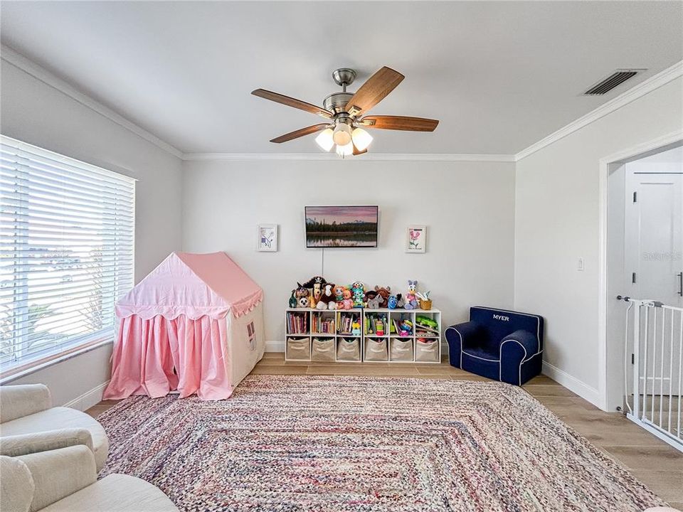 For Sale: $1,175,000 (3 beds, 2 baths, 2367 Square Feet)