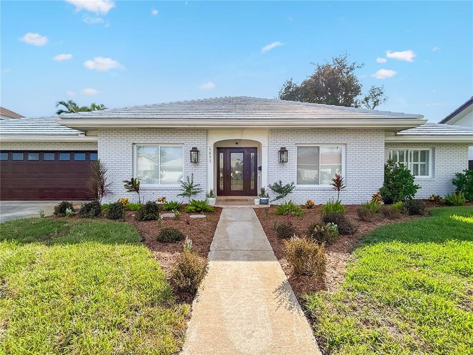 For Sale: $1,175,000 (3 beds, 2 baths, 2367 Square Feet)
