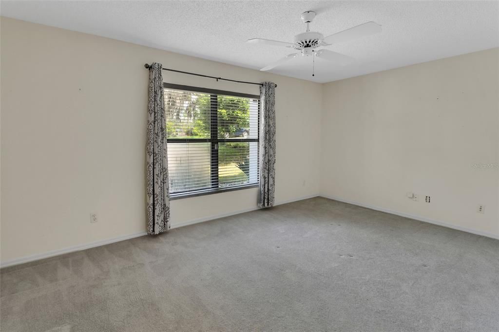For Sale: $474,900 (4 beds, 2 baths, 2419 Square Feet)