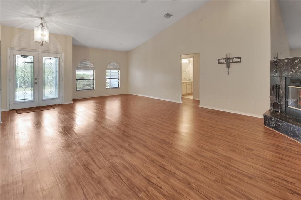 For Sale: $474,900 (4 beds, 2 baths, 2419 Square Feet)