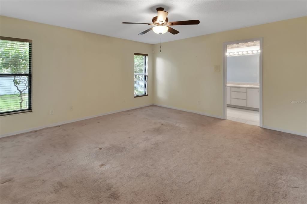 For Sale: $474,900 (4 beds, 2 baths, 2419 Square Feet)
