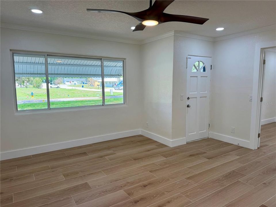 For Rent: $2,350 (2 beds, 1 baths, 1184 Square Feet)