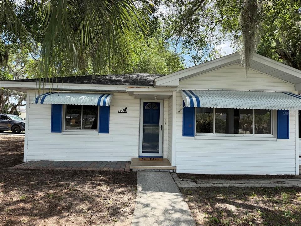 For Rent: $2,350 (2 beds, 1 baths, 1184 Square Feet)