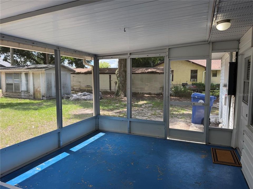 For Rent: $2,350 (2 beds, 1 baths, 1184 Square Feet)