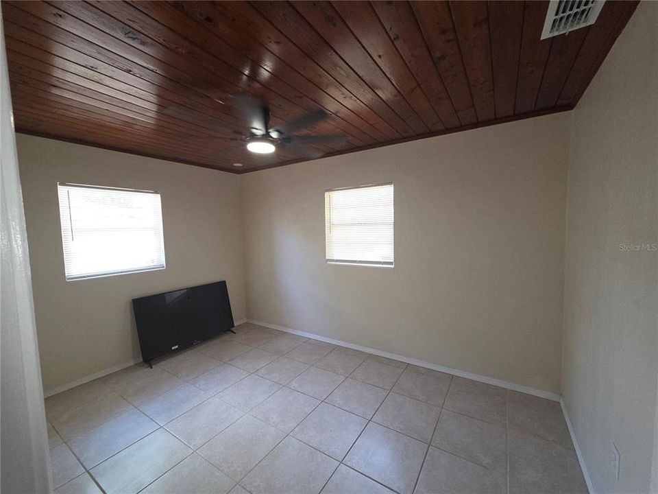 En Venta: $279,900 (2 camas, 1 baños, 812 Pies cuadrados)