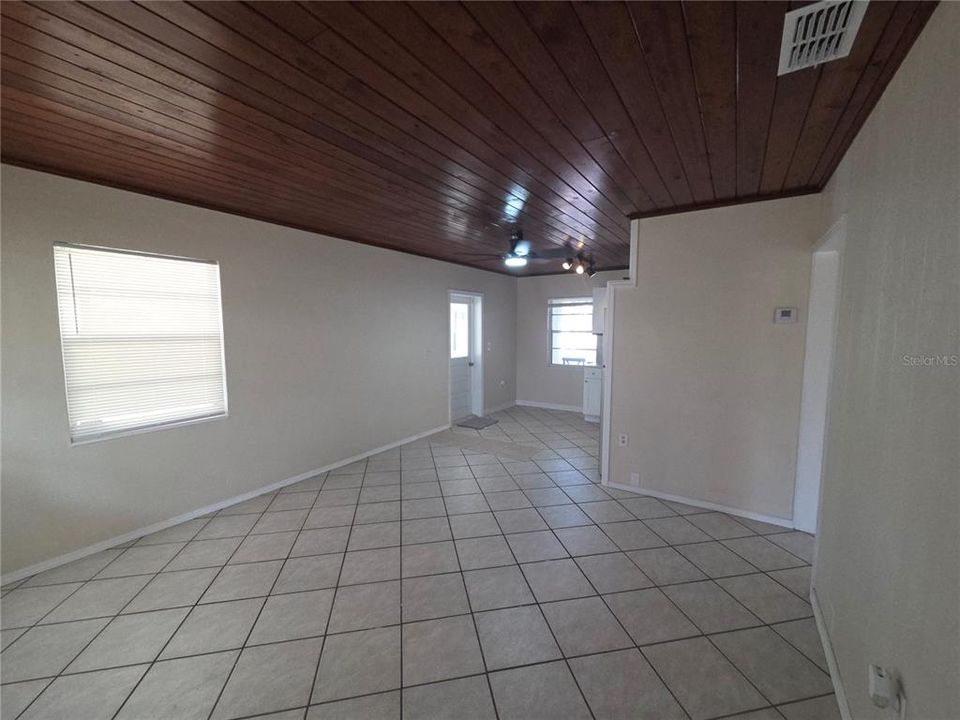 En Venta: $279,900 (2 camas, 1 baños, 812 Pies cuadrados)