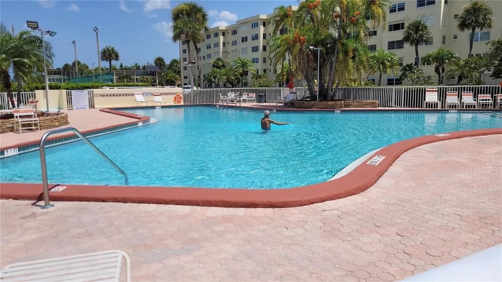 For Sale: $121,500 (1 beds, 1 baths, 485 Square Feet)
