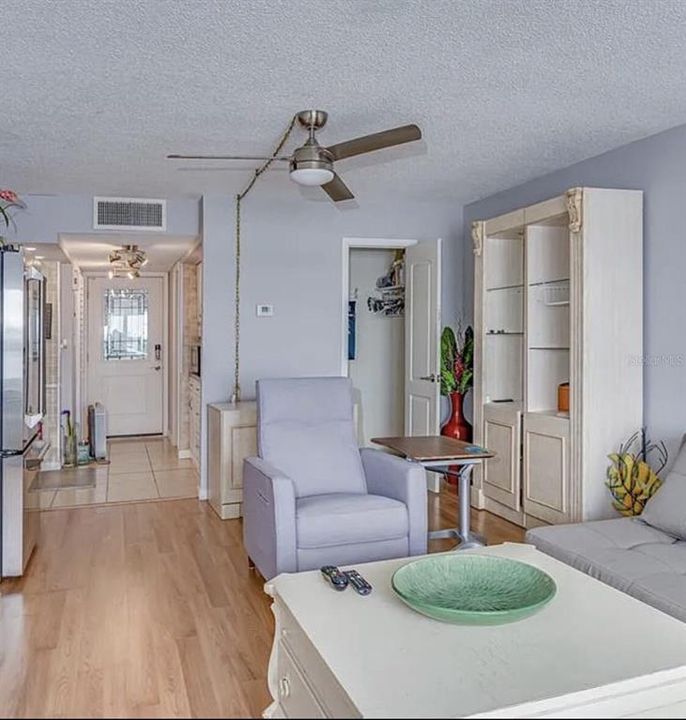 For Sale: $121,500 (1 beds, 1 baths, 485 Square Feet)