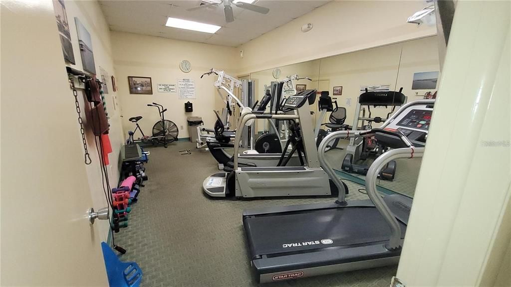 For Sale: $121,500 (1 beds, 1 baths, 485 Square Feet)