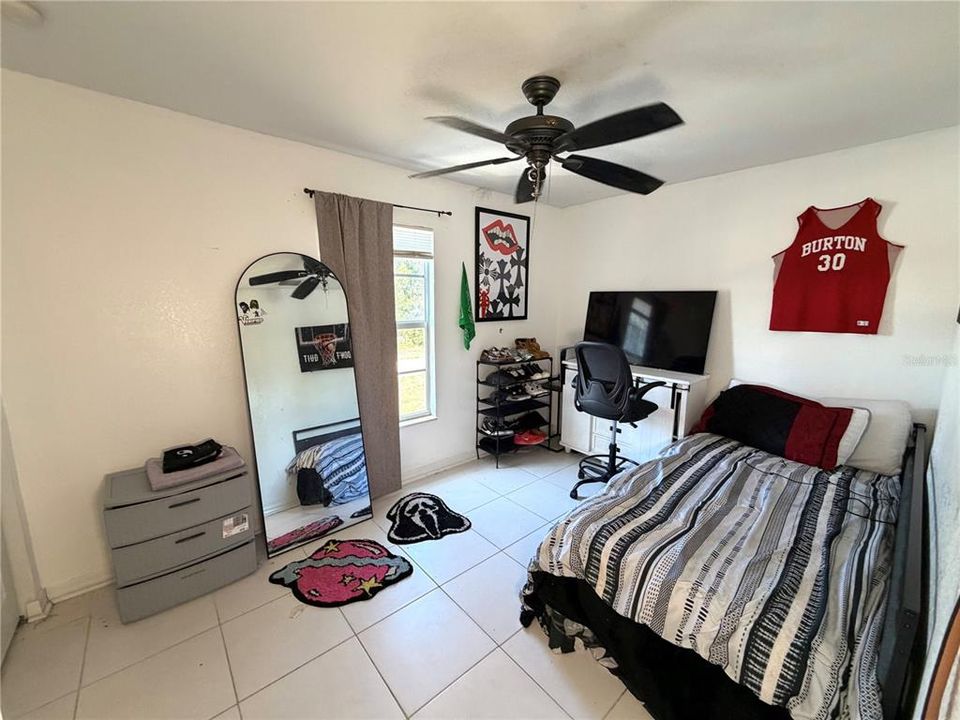 For Sale: $329,000 (4 beds, 1 baths, 1500 Square Feet)