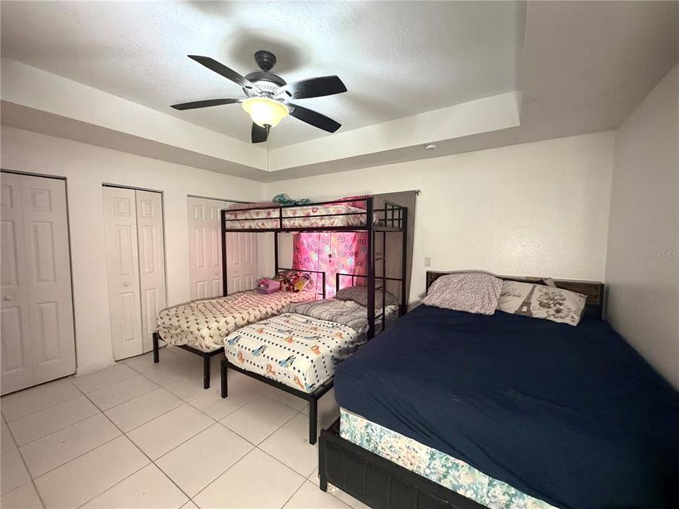 For Sale: $329,000 (4 beds, 1 baths, 1500 Square Feet)