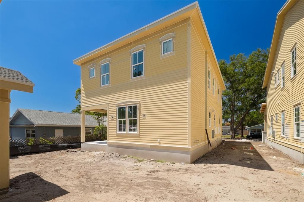 For Sale: $1,120,000 (5 beds, 3 baths, 2752 Square Feet)