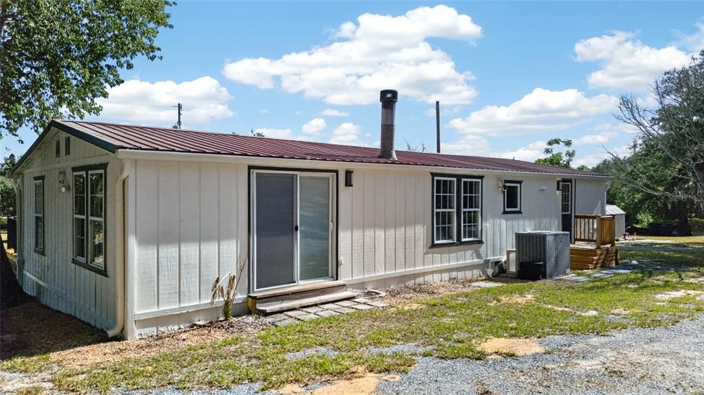 For Sale: $560,000 (3 beds, 2 baths, 1352 Square Feet)