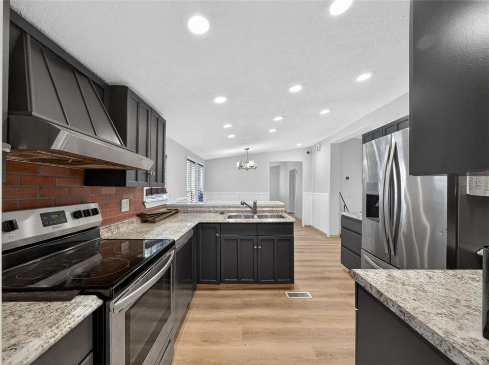 For Sale: $560,000 (3 beds, 2 baths, 1352 Square Feet)