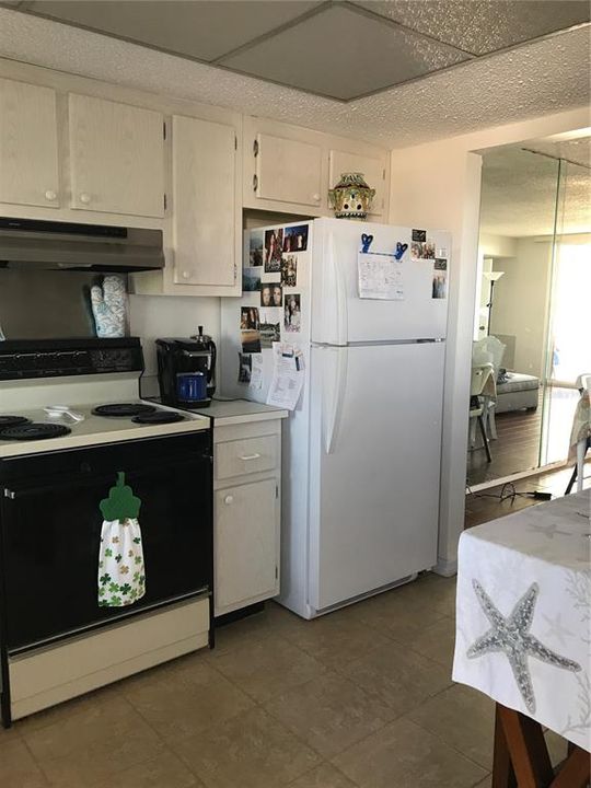 For Rent: $1,850 (2 beds, 2 baths, 975 Square Feet)