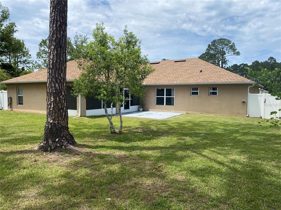 For Sale: $329,900 (4 beds, 2 baths, 2237 Square Feet)