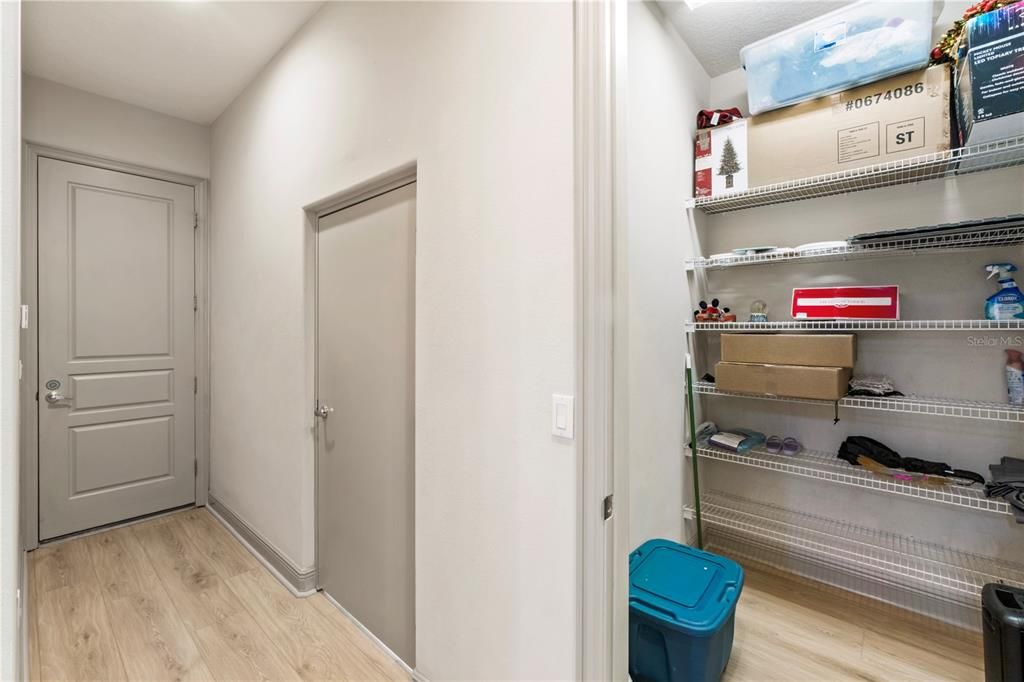 В аренду: $8,900 (5 спален, 4 ванн, 6135 Квадратных фут)