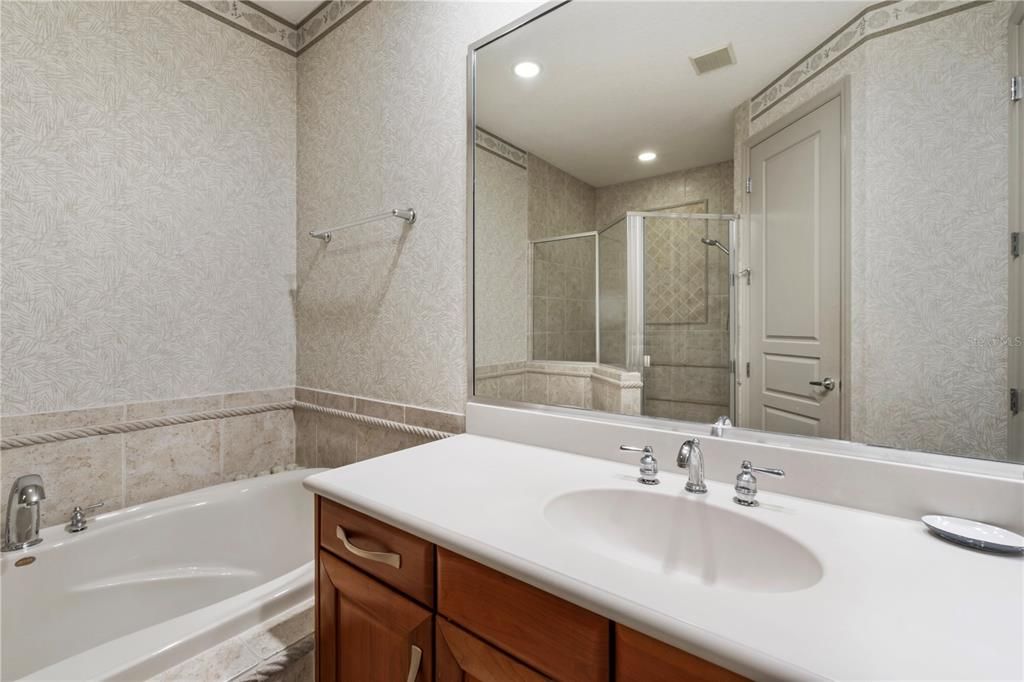 В аренду: $8,900 (5 спален, 4 ванн, 6135 Квадратных фут)