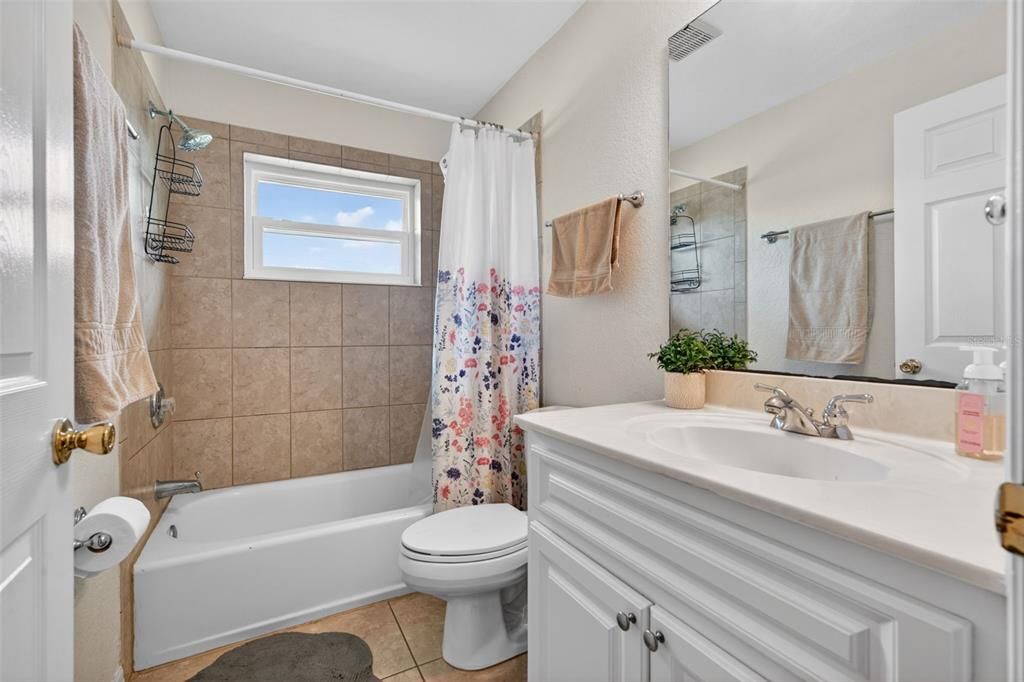 For Sale: $470,000 (3 beds, 2 baths, 1408 Square Feet)