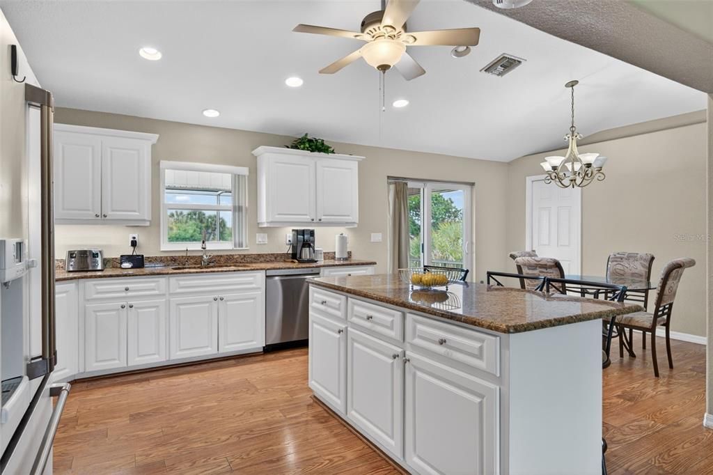 For Sale: $470,000 (3 beds, 2 baths, 1408 Square Feet)