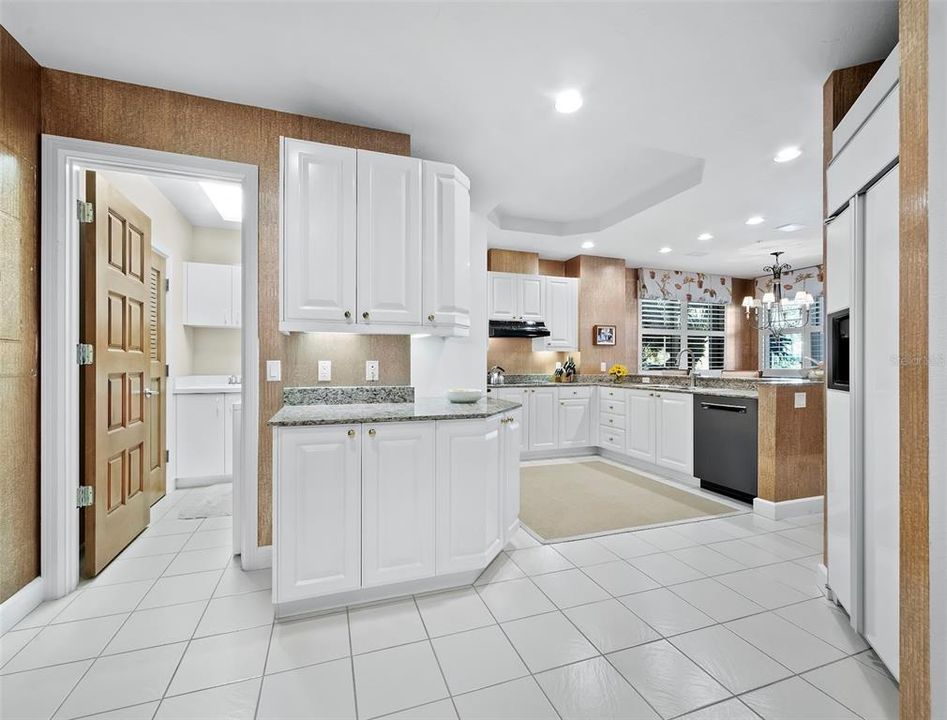 For Sale: $1,995,000 (3 beds, 2 baths, 2448 Square Feet)
