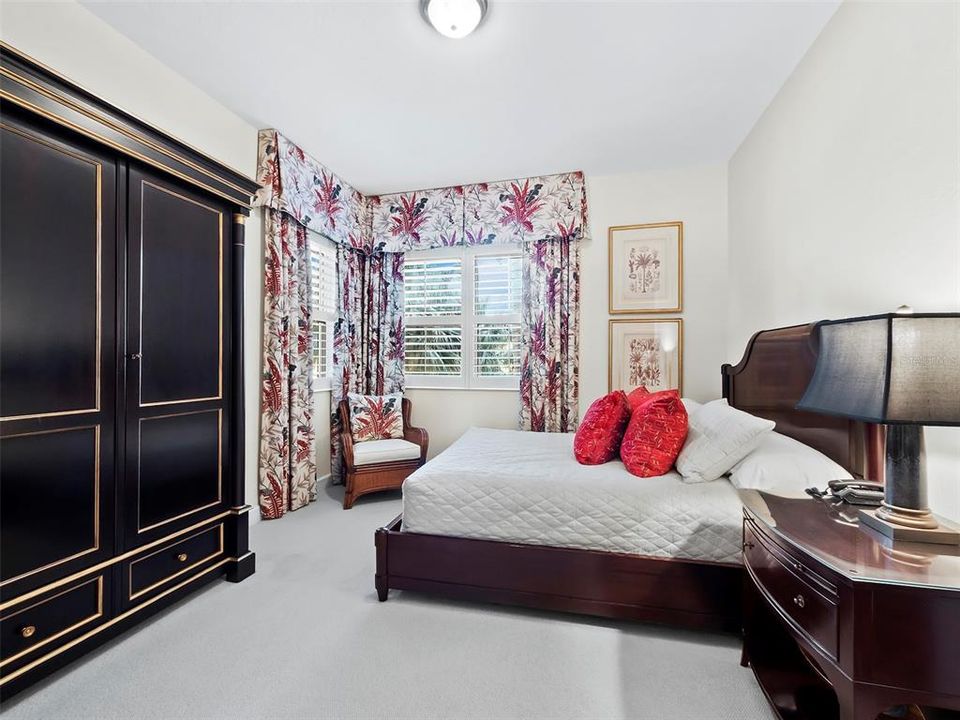 For Sale: $1,995,000 (3 beds, 2 baths, 2448 Square Feet)