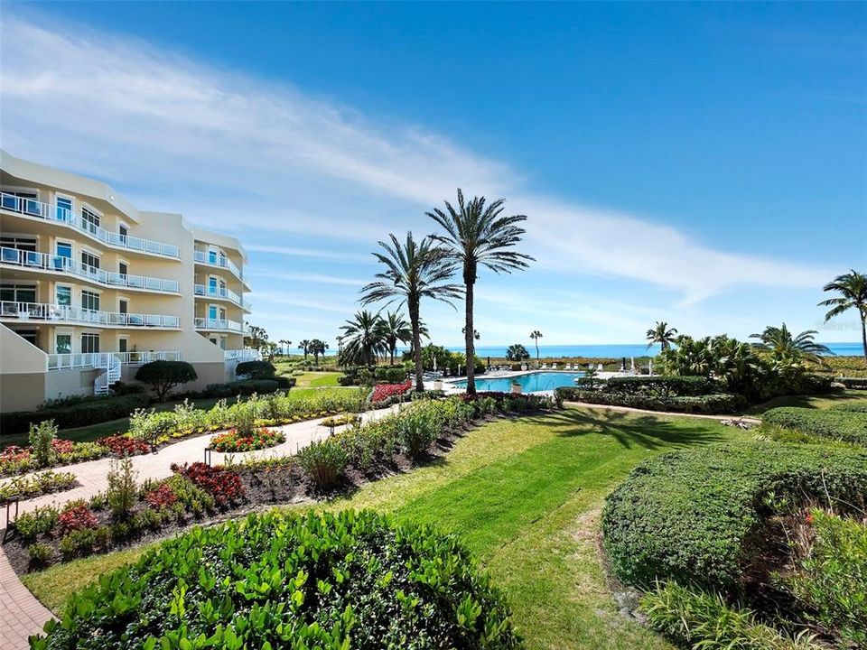 For Sale: $1,995,000 (3 beds, 2 baths, 2448 Square Feet)