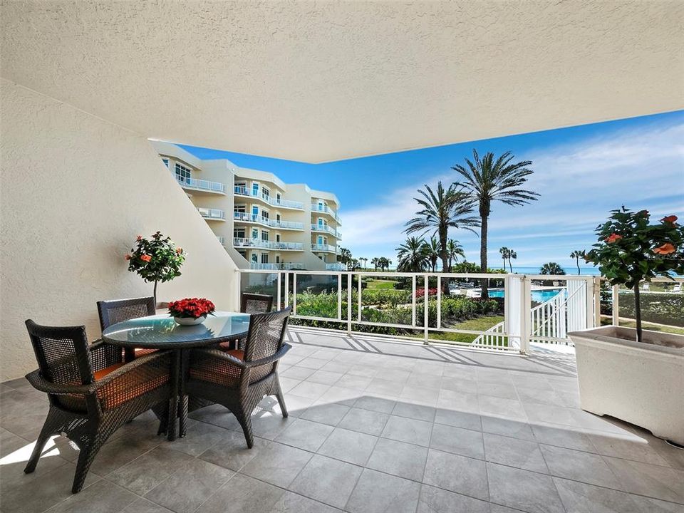 For Sale: $1,995,000 (3 beds, 2 baths, 2448 Square Feet)