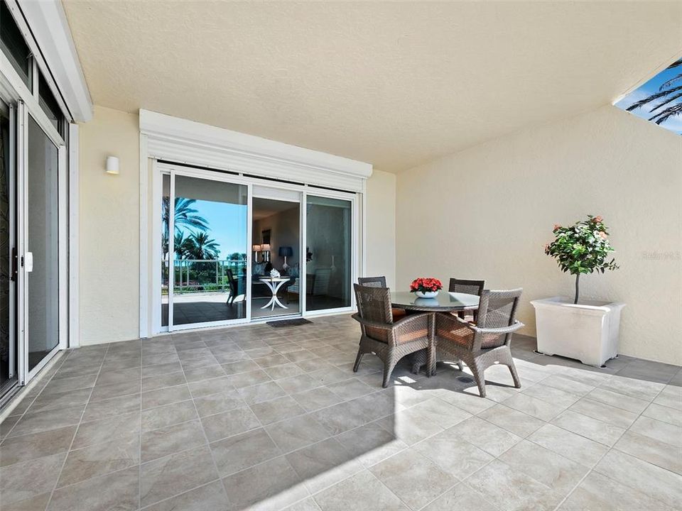 For Sale: $1,995,000 (3 beds, 2 baths, 2448 Square Feet)