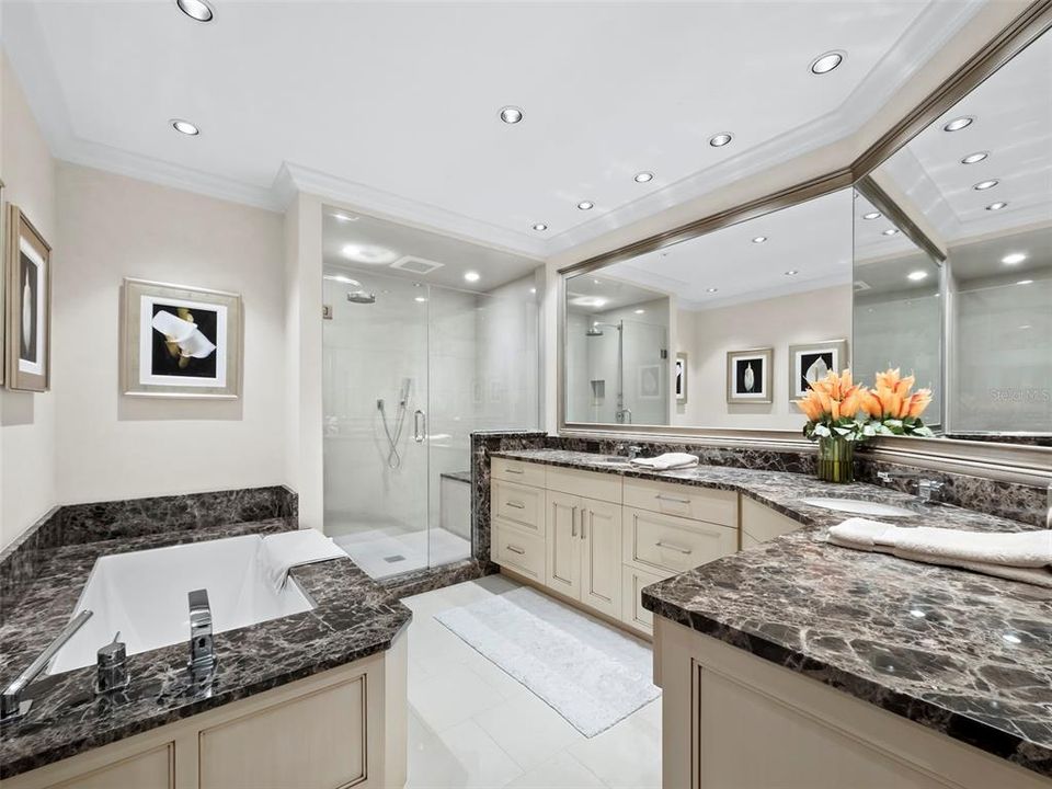 For Sale: $1,995,000 (3 beds, 2 baths, 2448 Square Feet)