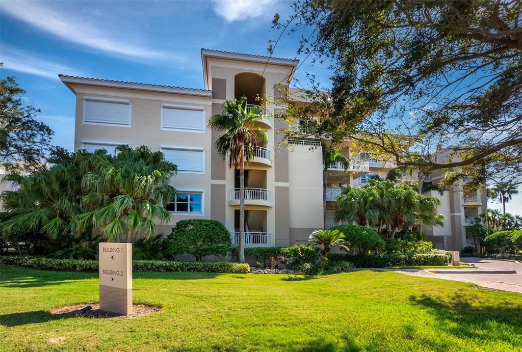 For Sale: $1,995,000 (3 beds, 2 baths, 2448 Square Feet)
