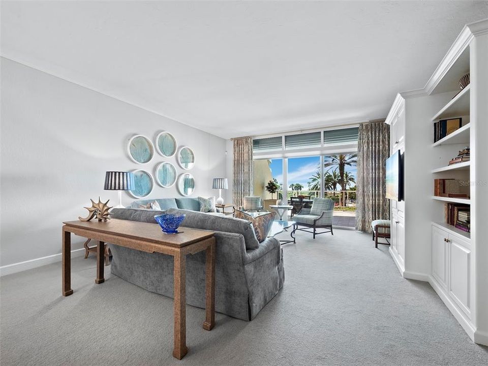 For Sale: $1,995,000 (3 beds, 2 baths, 2448 Square Feet)