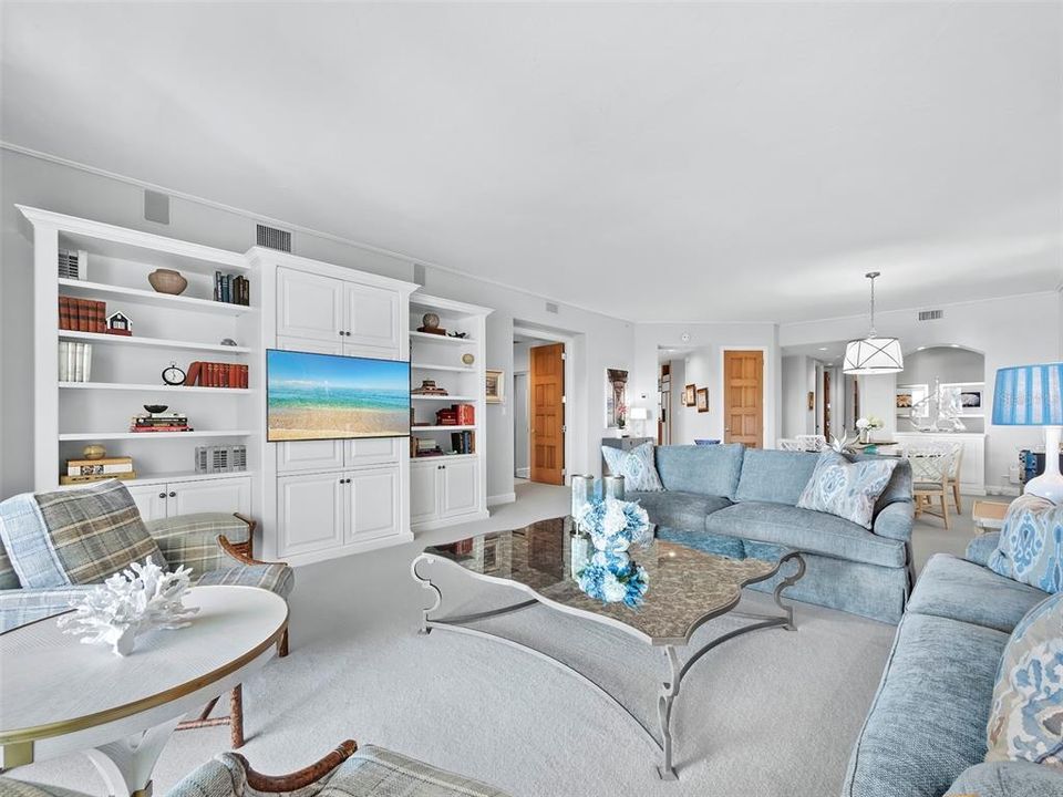For Sale: $1,995,000 (3 beds, 2 baths, 2448 Square Feet)
