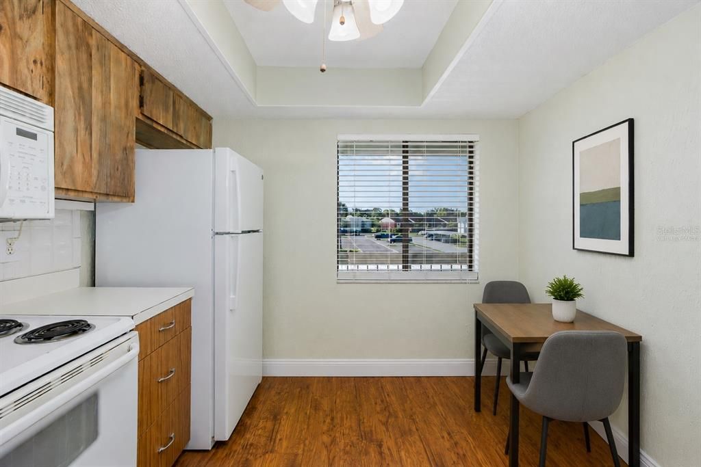 For Sale: $199,000 (2 beds, 2 baths, 1096 Square Feet)