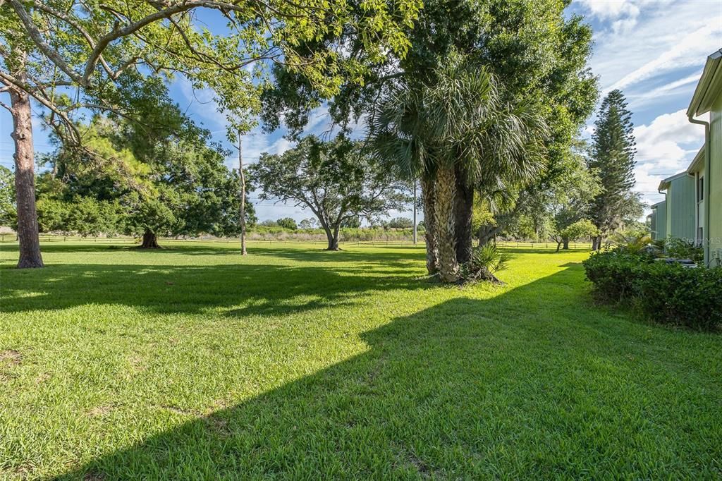 For Sale: $199,000 (2 beds, 2 baths, 1096 Square Feet)