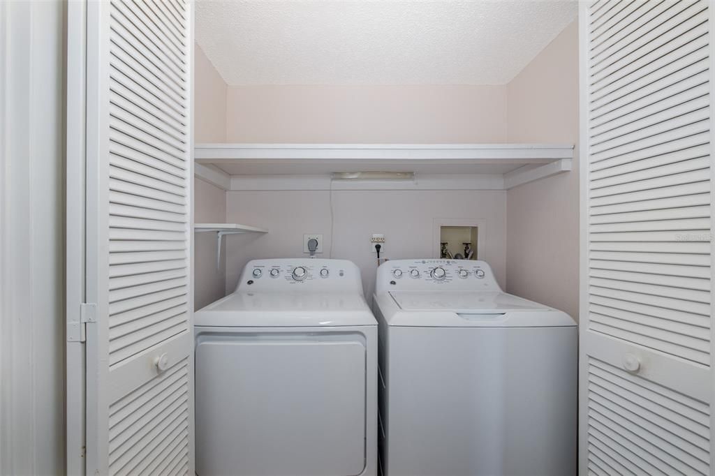 For Sale: $199,000 (2 beds, 2 baths, 1096 Square Feet)