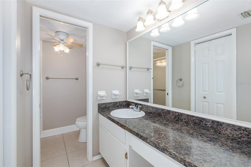 For Sale: $199,000 (2 beds, 2 baths, 1096 Square Feet)