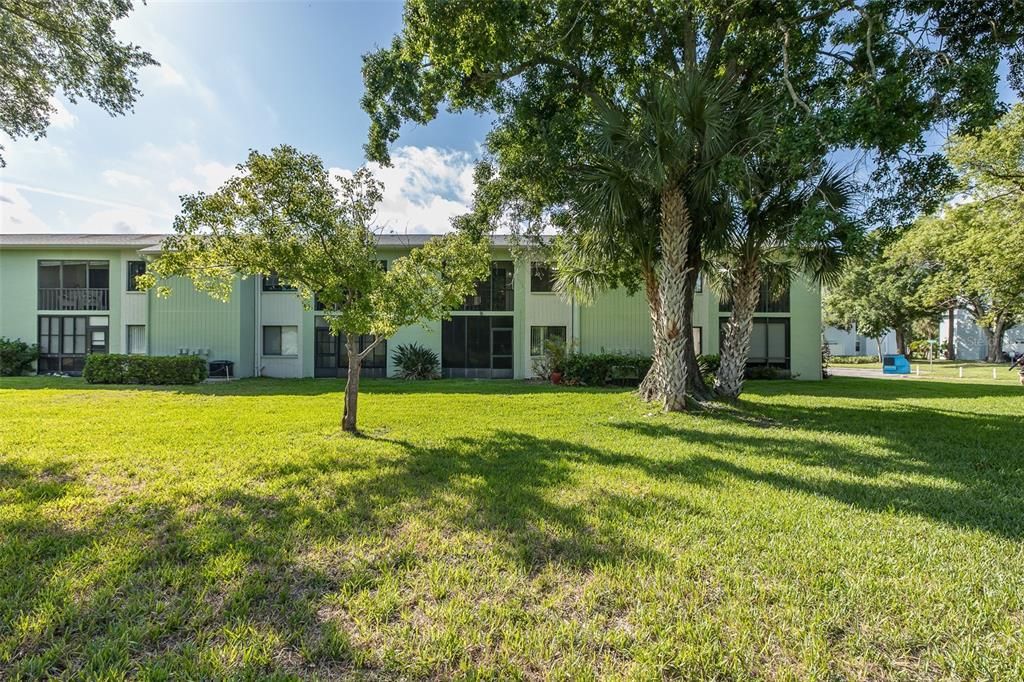 For Sale: $199,000 (2 beds, 2 baths, 1096 Square Feet)