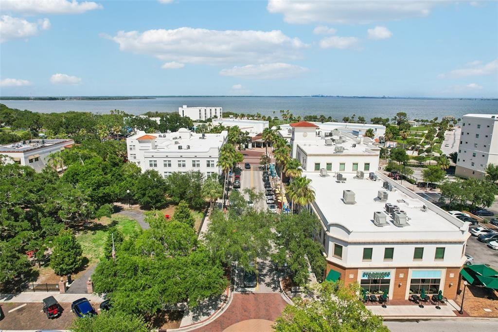 For Sale: $1,275,000 (3 beds, 3 baths, 3200 Square Feet)