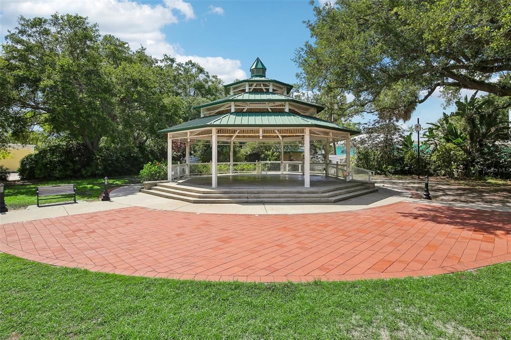 For Sale: $1,275,000 (3 beds, 3 baths, 3200 Square Feet)