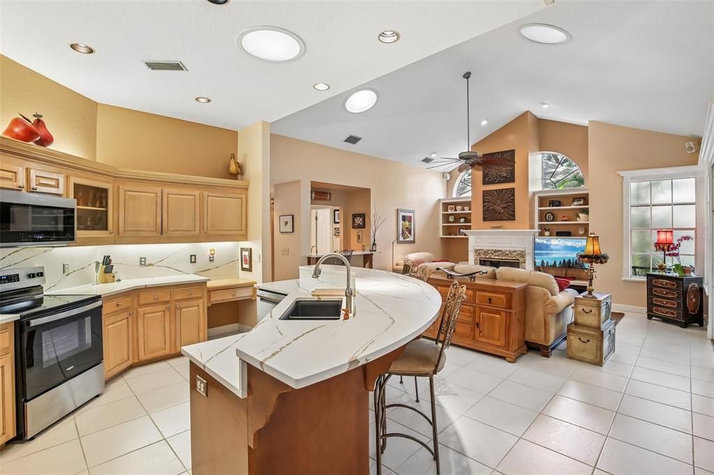 For Sale: $1,275,000 (3 beds, 3 baths, 3200 Square Feet)