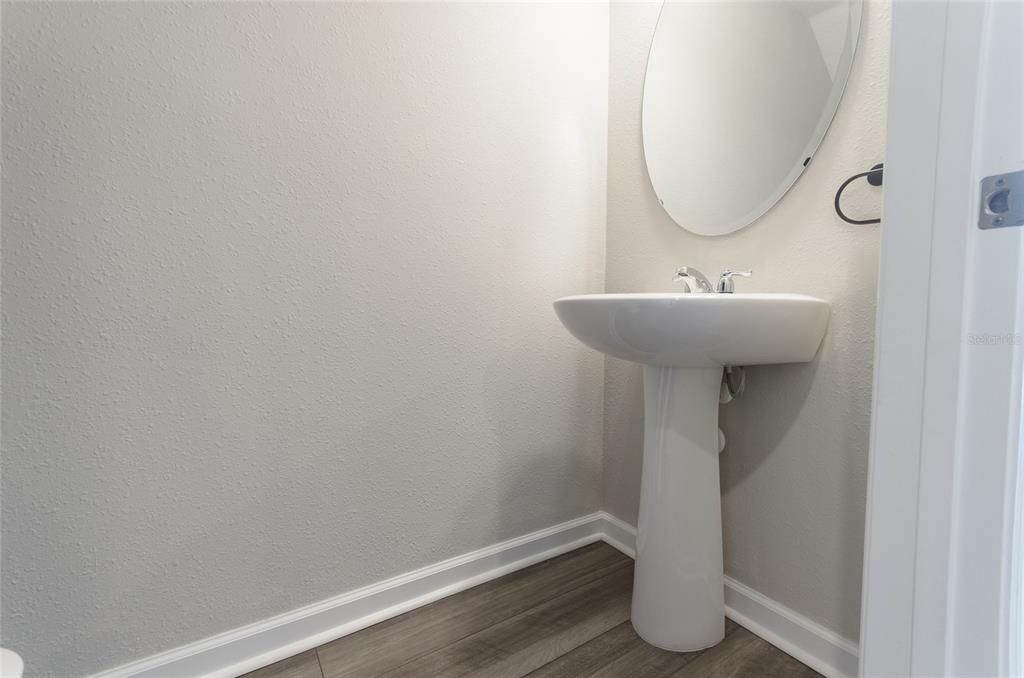 For Rent: $2,195 (3 beds, 2 baths, 1421 Square Feet)