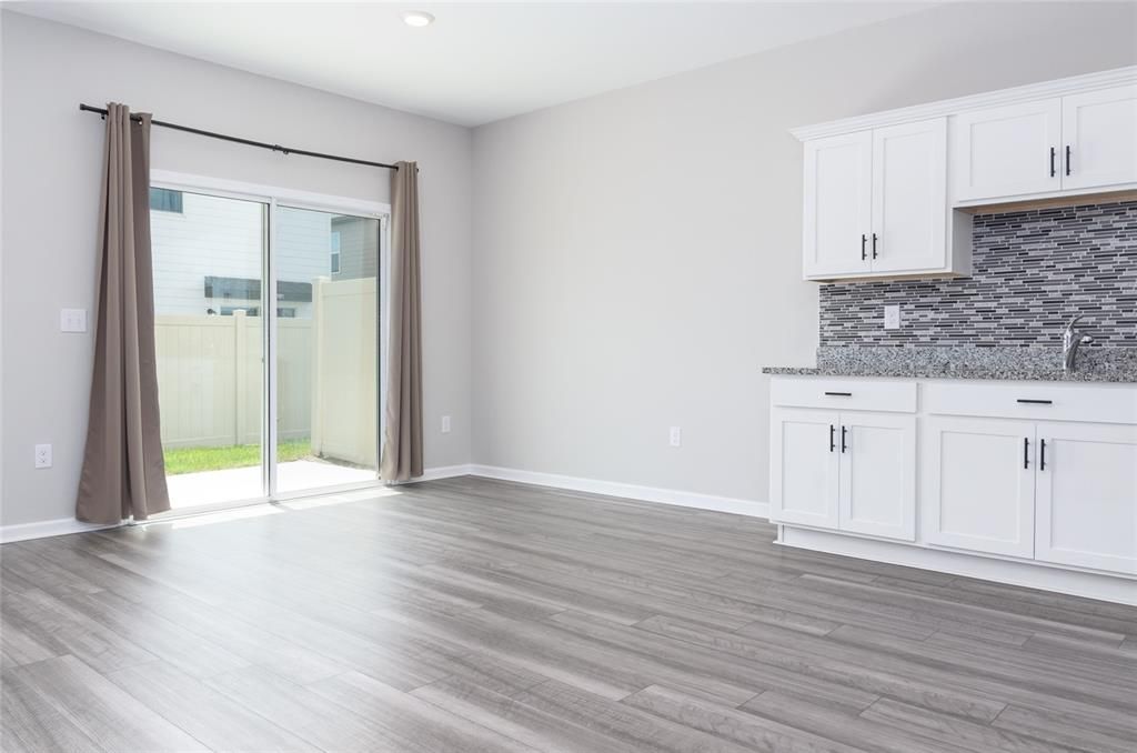 For Rent: $2,195 (3 beds, 2 baths, 1421 Square Feet)