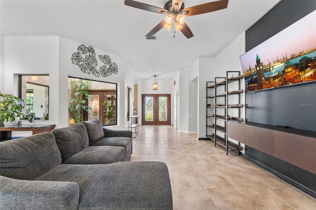 For Sale: $559,999 (3 beds, 2 baths, 2106 Square Feet)