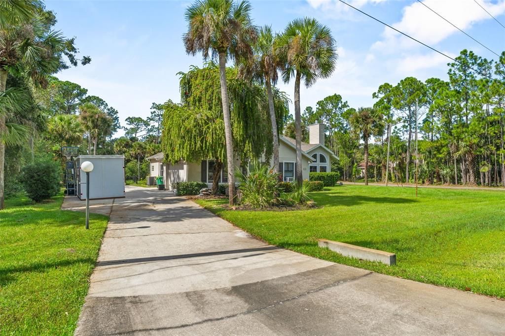 For Sale: $559,999 (3 beds, 2 baths, 2106 Square Feet)
