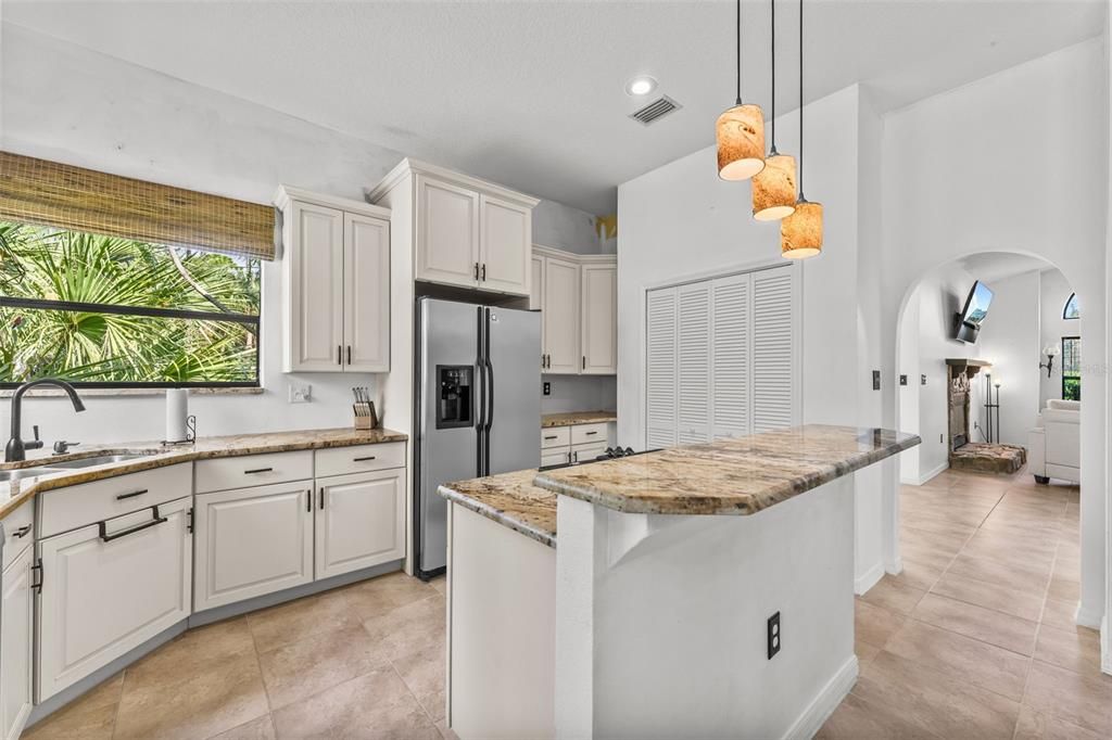 For Sale: $559,999 (3 beds, 2 baths, 2106 Square Feet)