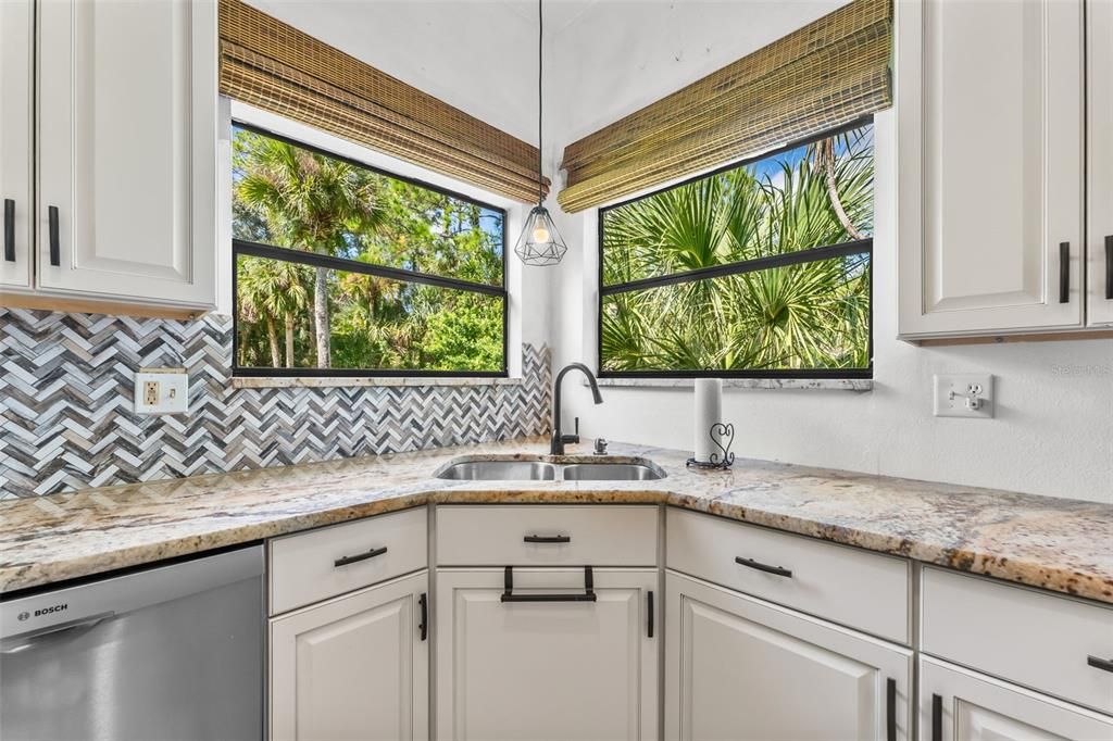 For Sale: $559,999 (3 beds, 2 baths, 2106 Square Feet)
