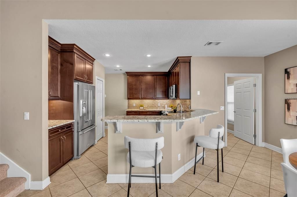 Activo con contrato: $665,000 (4 camas, 3 baños, 2749 Pies cuadrados)