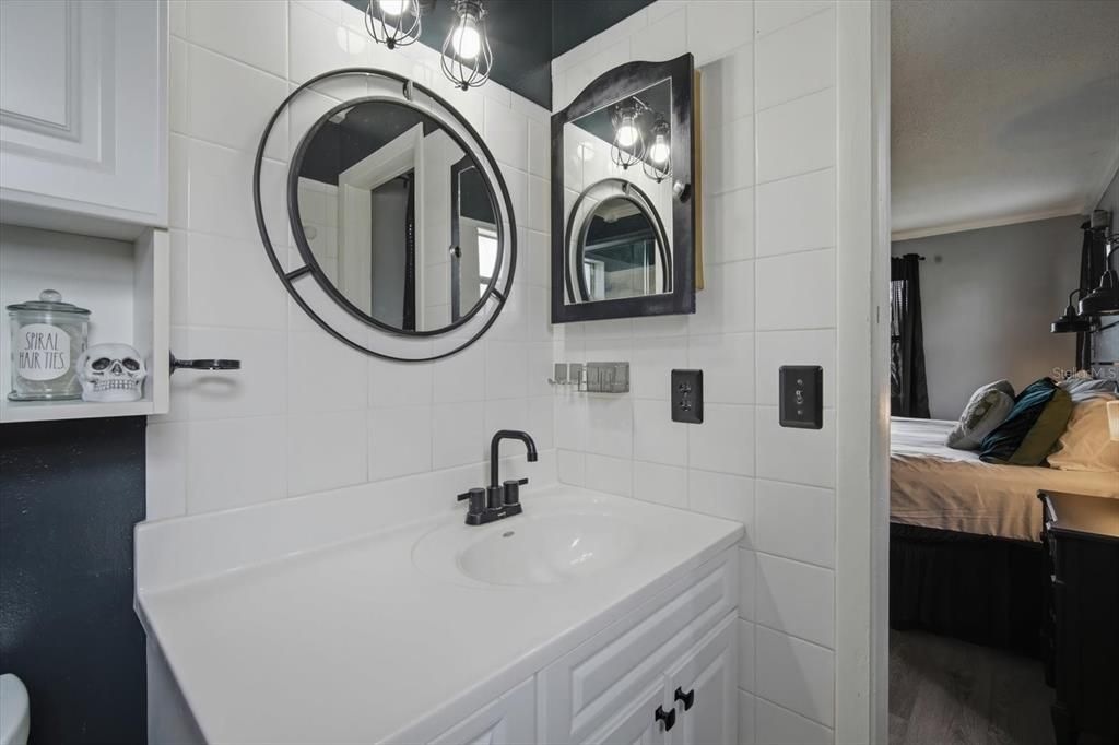 For Sale: $260,000 (3 beds, 2 baths, 1237 Square Feet)