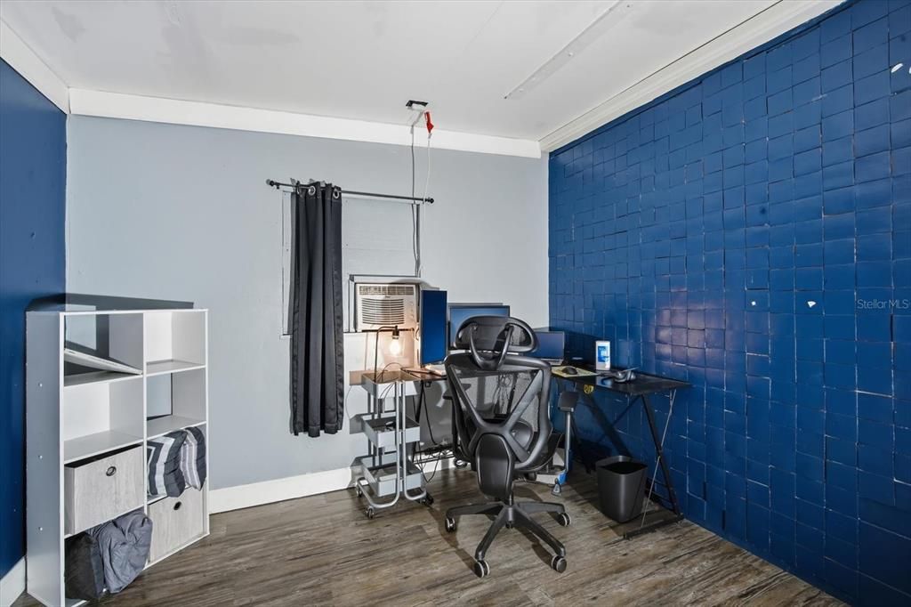 For Sale: $260,000 (3 beds, 2 baths, 1237 Square Feet)